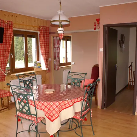 Blanche-roche, En Lisiere De Foret Holiday home *