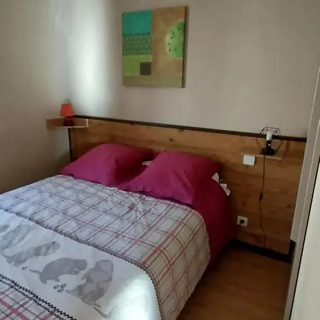 Blanche-roche, En Lisiere De Foret Cleurie